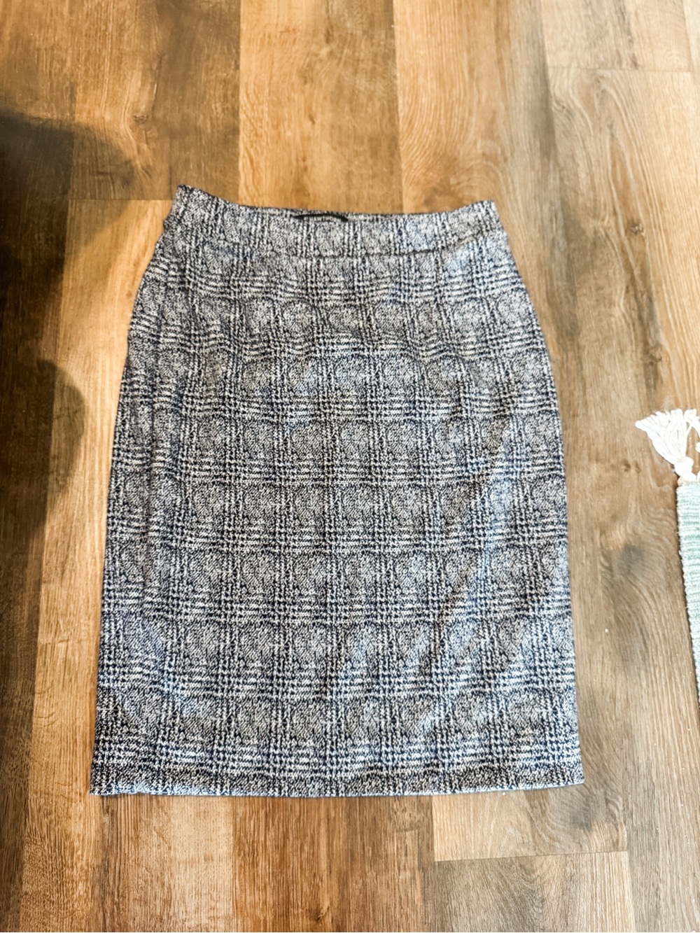 Classic Gray Plaid Pencil Skirt - Women